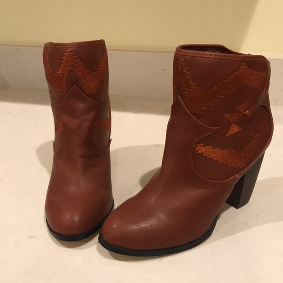 Michael Antonio Shoes - Michael Antonio red boots